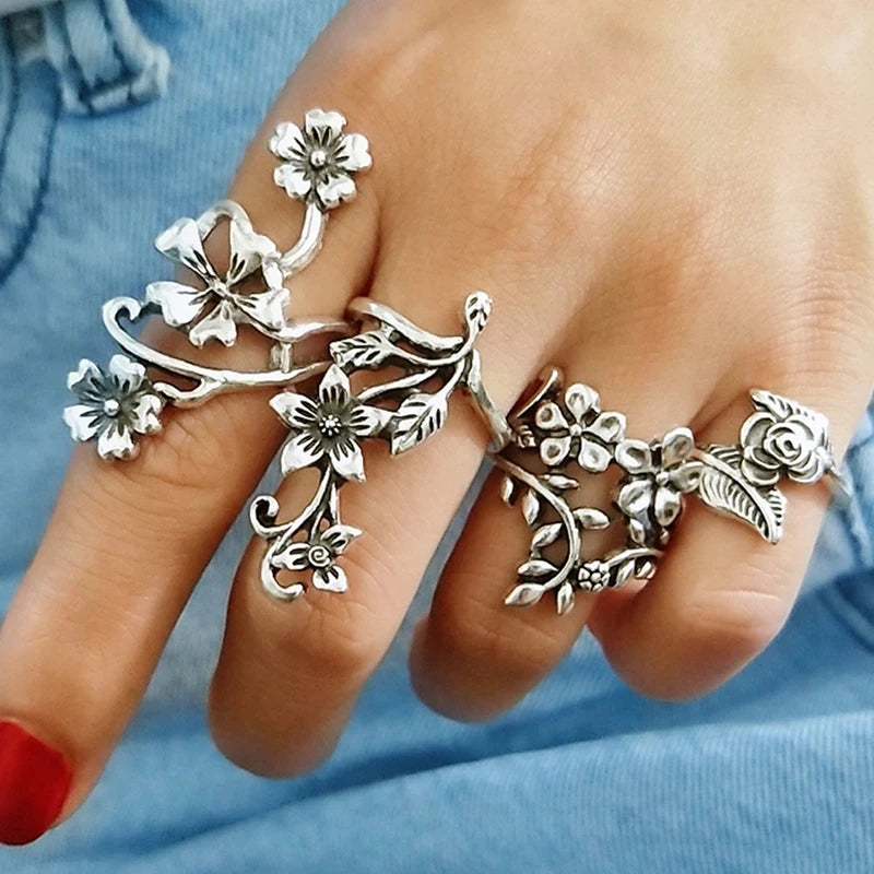 4 Trendy Women Rings