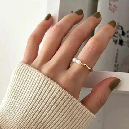 Retro Elastic Rope Pearl Ring